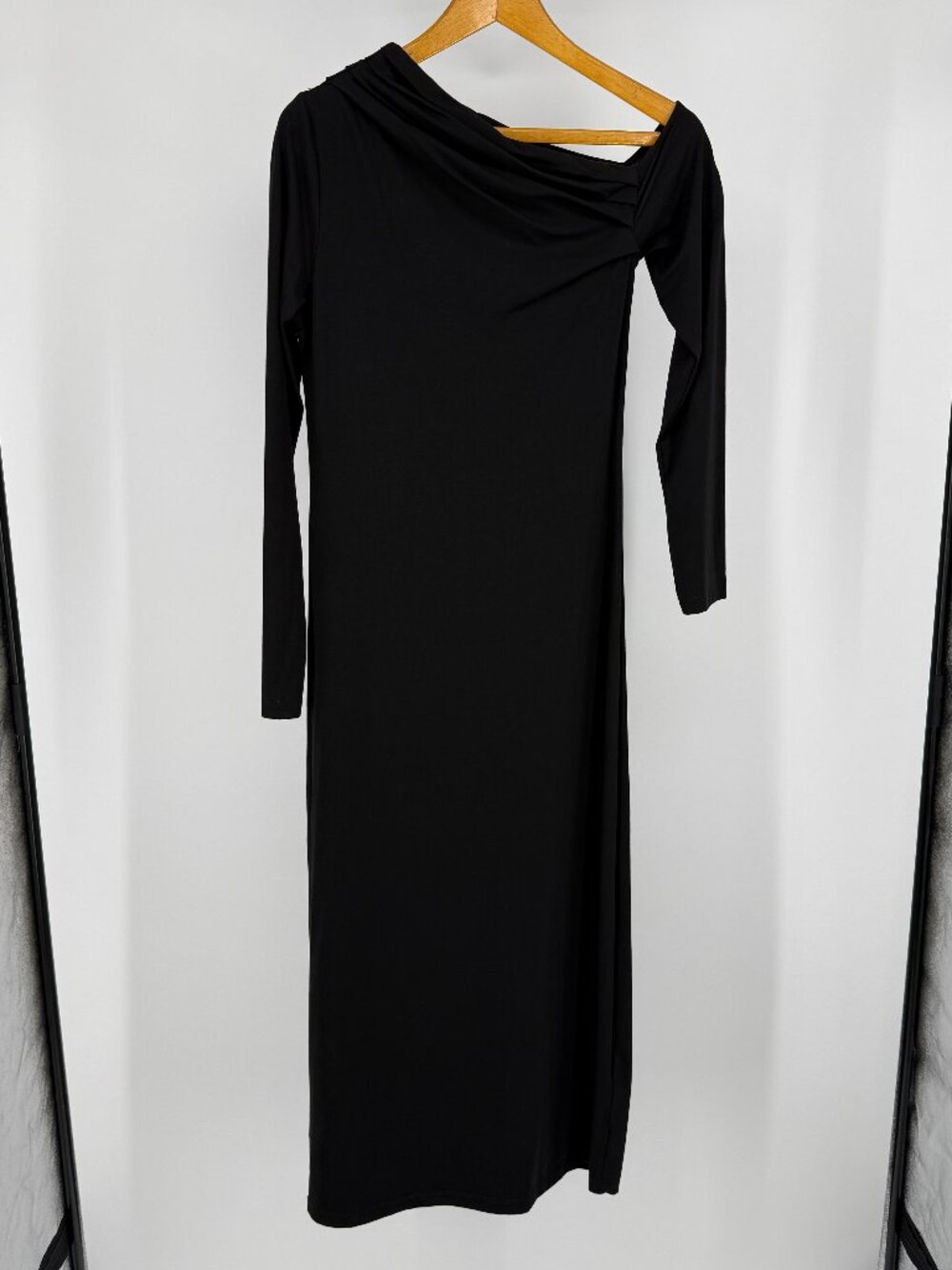 Modern Citizen Alina Black Off-Shoulder Jersey Maxi Dress M